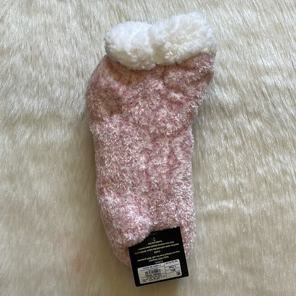 Art Class Pink & White Super Soft Plush Faux Fur Non-Slip Slipper Socks